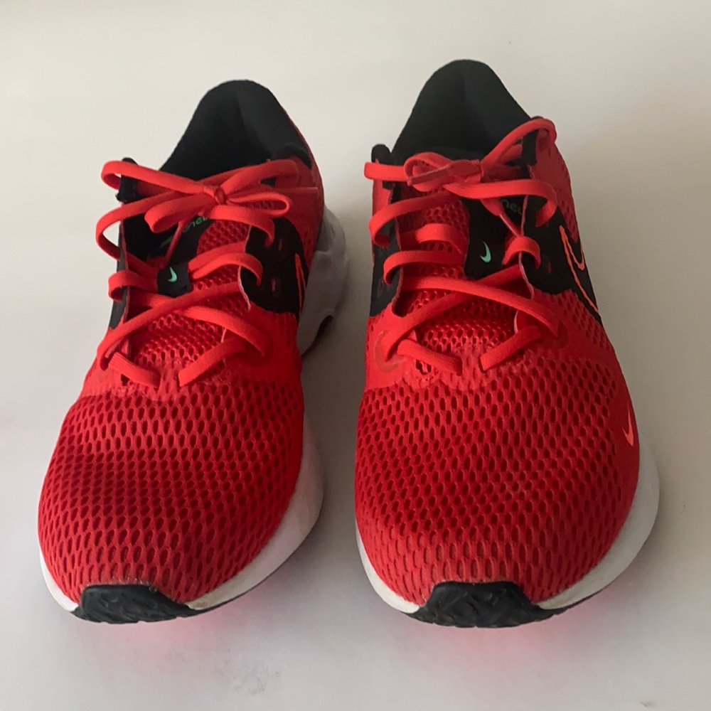 Nike Renew Ride 2 Premium. Men's Road Running Shoes Red Size 11